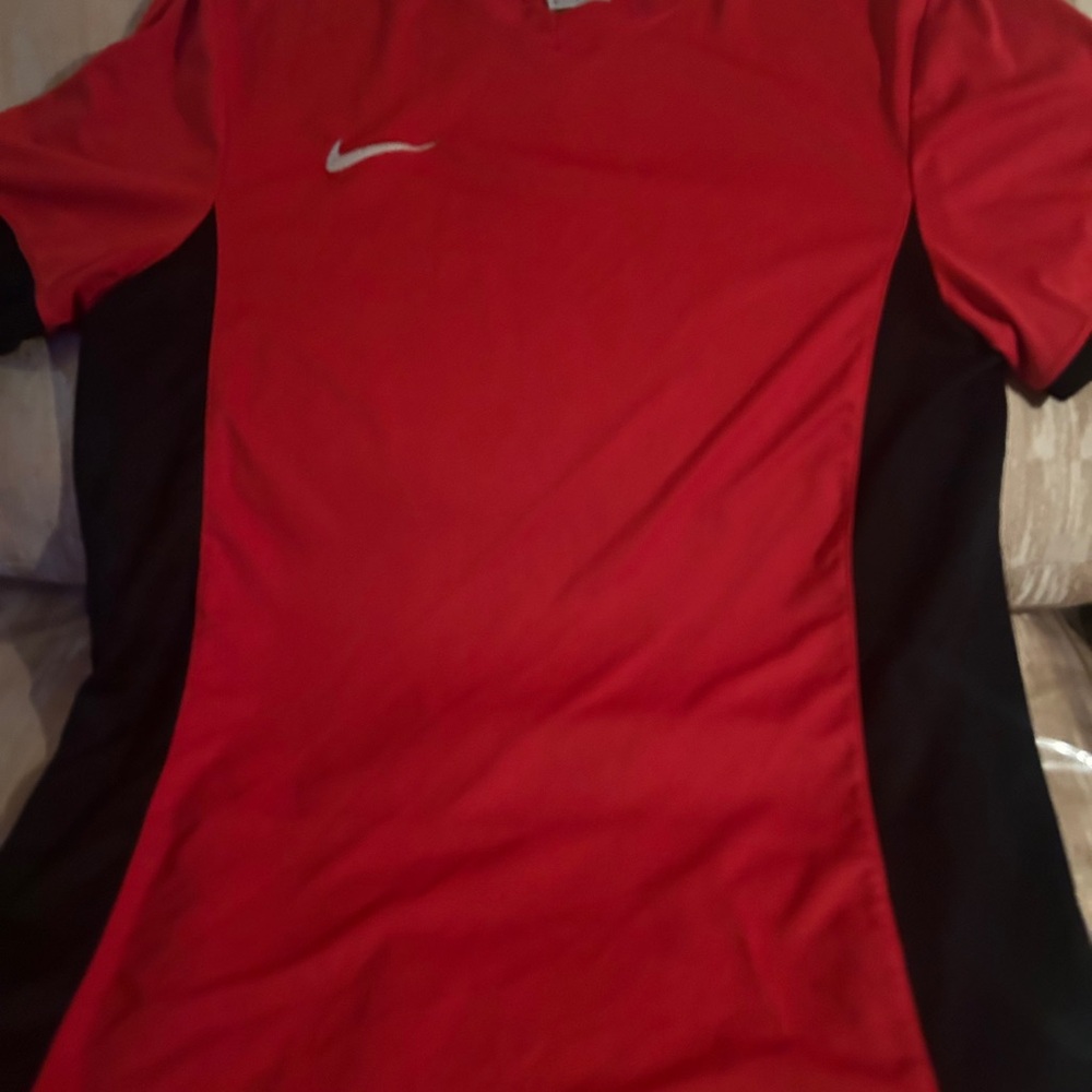 Nike size small men’s red black dry fit